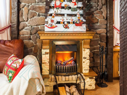 Каминокомплект электрический Pierre Luxe угловой - Темный дуб / Белый (Высота 1050мм) с очагом Danville Brass FB2 (Dimplex)